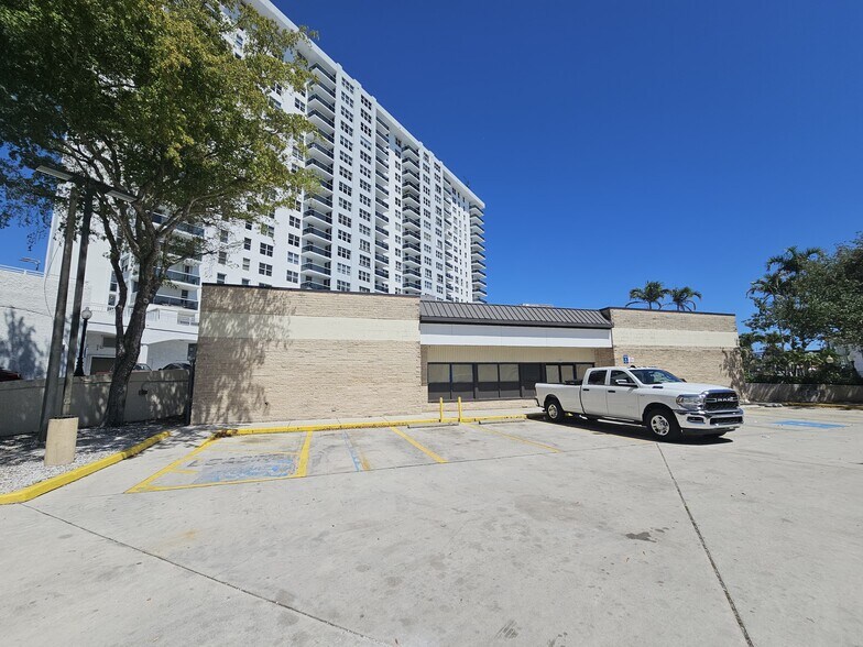 3301 NE 30th St, Fort Lauderdale, FL à vendre - Photo de l’immeuble – Image 2 sur 2