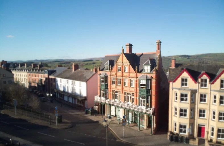 High St, Llandrindod Wells à louer Photo principale– Image 1 sur 3