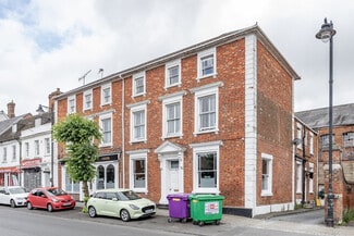 Plus de détails pour 147-148 High St, Royal Wootton Bassett - Local commercial à vendre