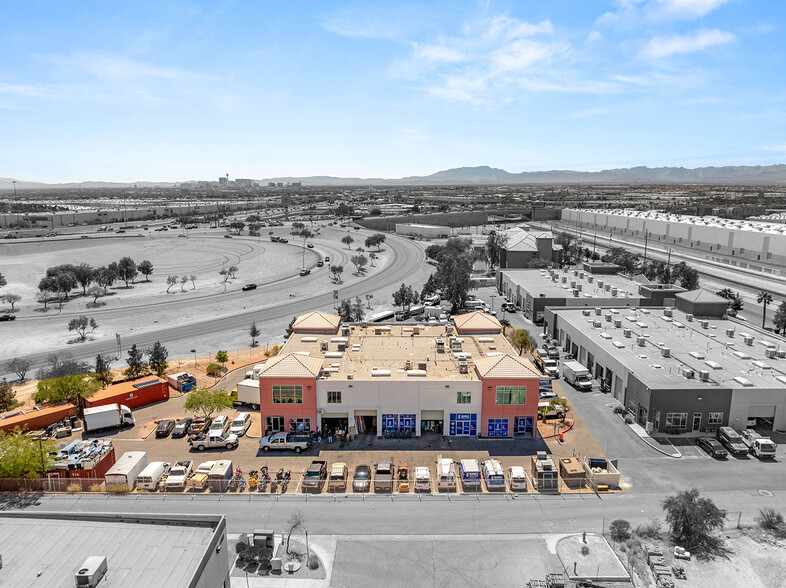 4570 Donovan Way, North Las Vegas, NV à vendre - Photo de l’immeuble – Image 3 sur 85