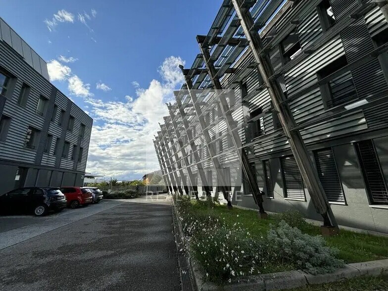 22 Avenue Lionel Terray, Jonage à vendre - Photo de l’immeuble – Image 2 sur 10