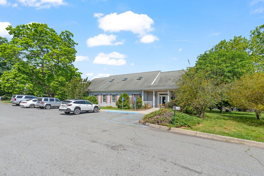 Prime Medical Office Investment portefeuille de 2 biens à vendre sur LoopNet.fr - Photo de l’immeuble – Image 3 sur 33