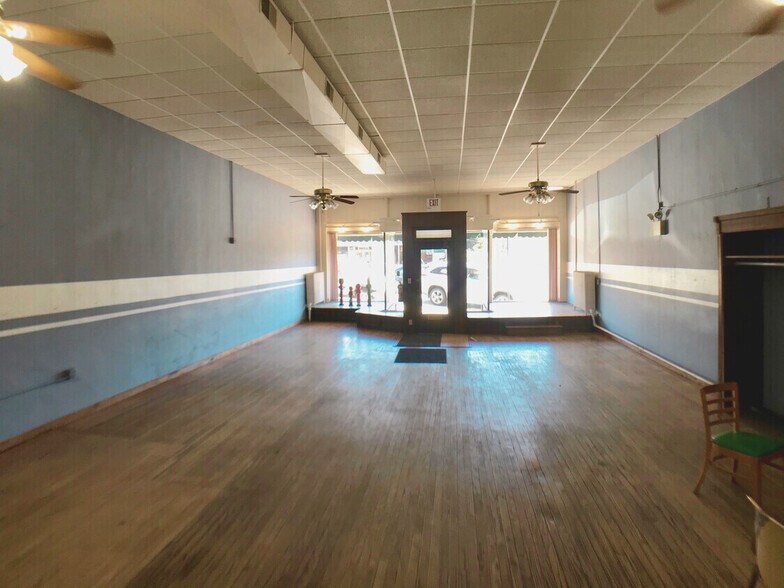 1249 N Green St, McHenry, IL à louer - Photo intérieure – Image 3 sur 11