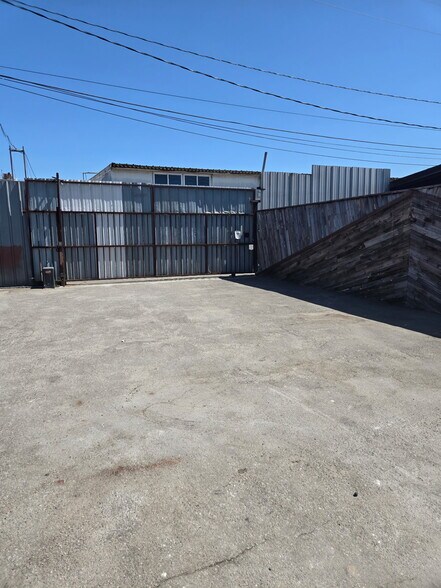147 W 155th St, Gardena, CA à vendre - Photo de l’immeuble – Image 3 sur 13