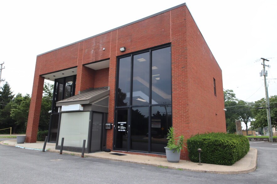 678 Reisterstown Rd, Baltimore, MD à louer - Photo de l’immeuble – Image 2 sur 8