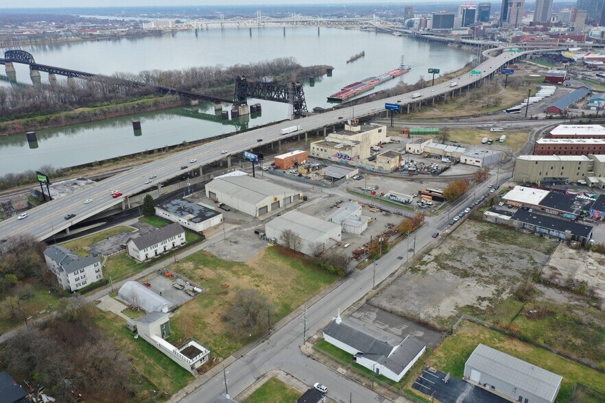 1604 Northwestern Pky, Louisville, KY à vendre - Photo de l’immeuble – Image 2 sur 38