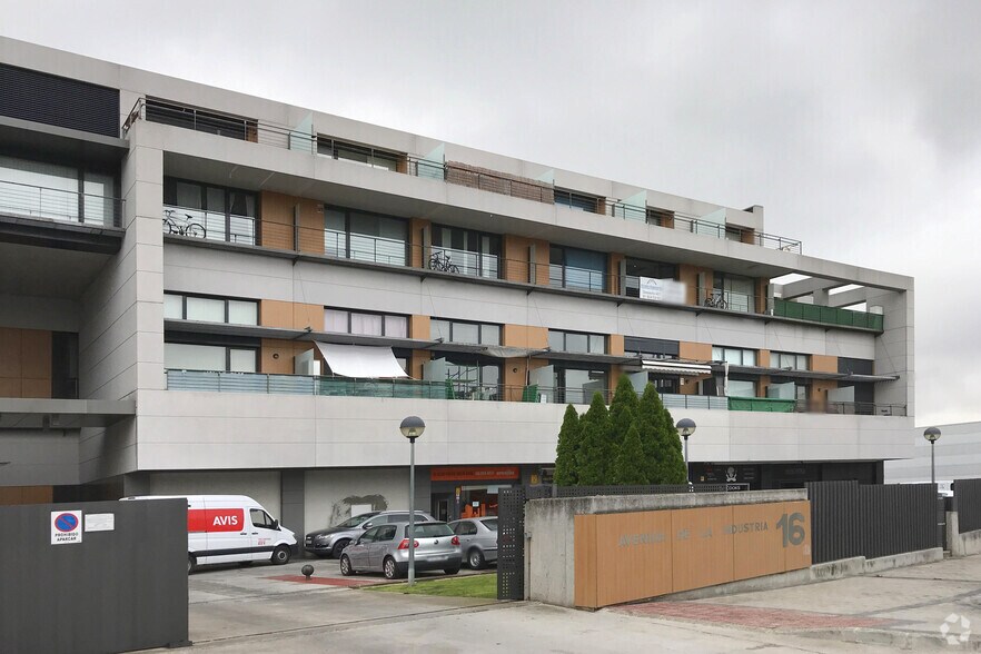 Ronda De Valdecarrizo, 11, Tres Cantos, Madrid à vendre - Photo de l’immeuble – Image 2 sur 8