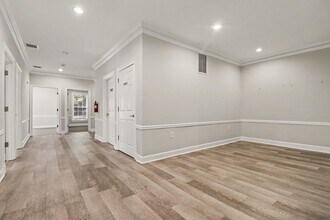 576 Colonial Park Dr, Roswell, GA à louer Photo intérieure– Image 2 sur 16