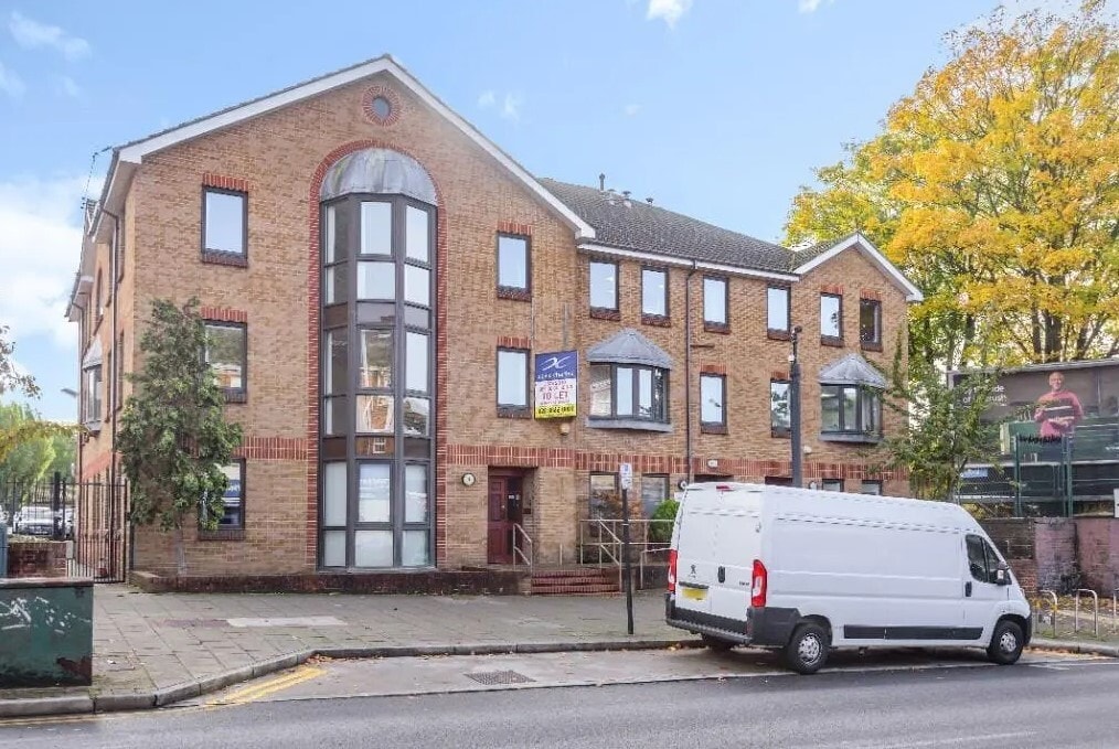 58 Station Rd, Harrow à louer Photo de l’immeuble– Image 1 sur 7