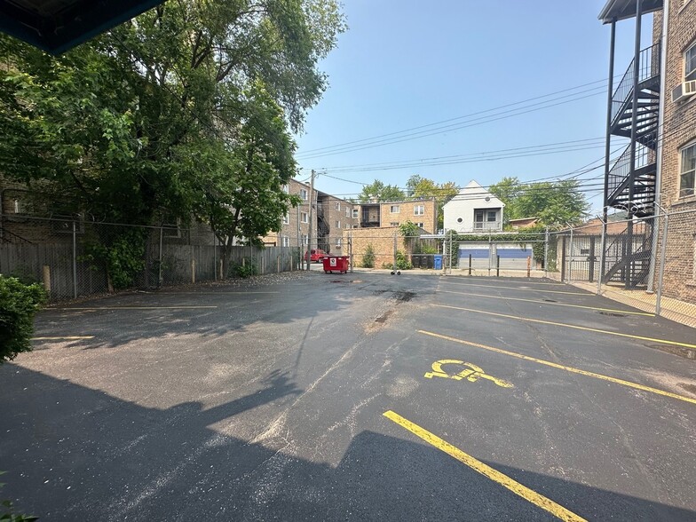 4655 N Elston Ave, Chicago, IL à louer - Photo de l’immeuble – Image 2 sur 7