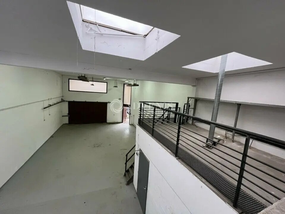 Local d’activités dans Voisins-le-Bretonneux à louer Photo de l’immeuble– Image 1 sur 5