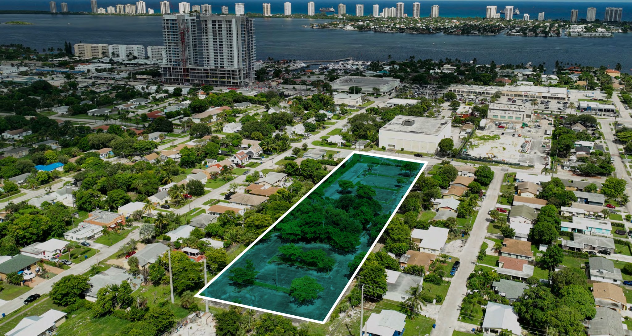 3571 Avenue E, Riviera Beach, FL à louer Aérien– Image 1 sur 5