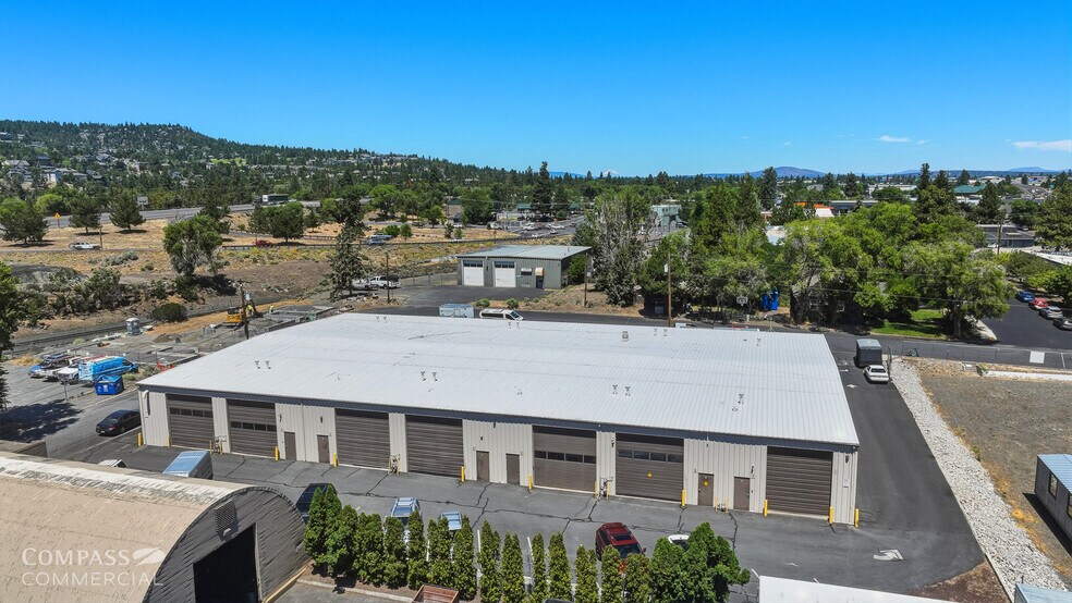 1560 NE 1st St, Bend, OR à vendre - Photo de l’immeuble – Image 2 sur 14