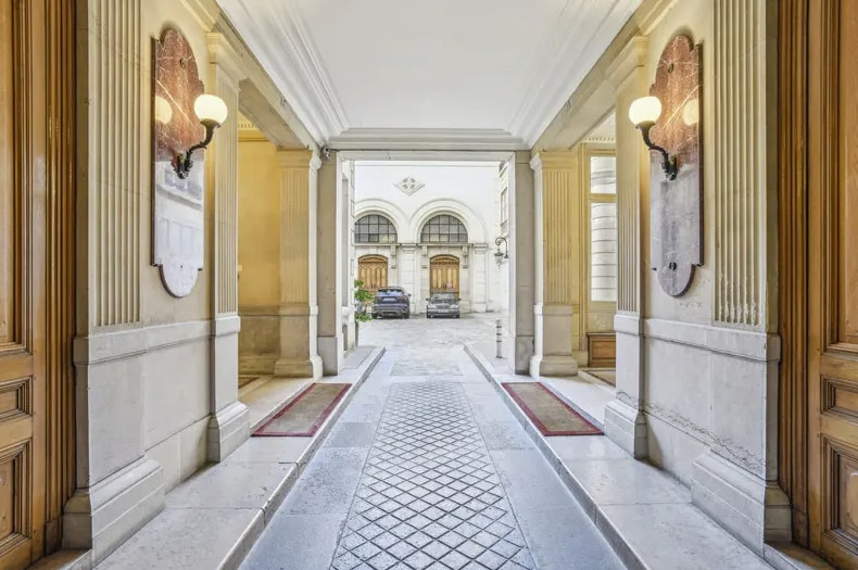 Bureau dans Paris à louer - Hall d’entrée – Image 1 sur 3