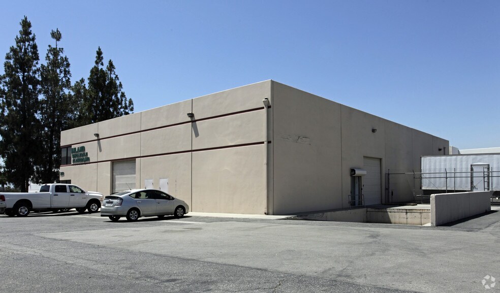 759 S Allen St, San Bernardino, CA à vendre - Photo de l’immeuble – Image 3 sur 3