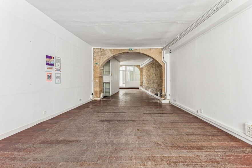 33 Rue Du Petit Musc, Paris à louer - Photo de l’immeuble – Image 1 sur 11