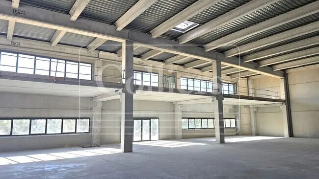 Plus de détails pour Bureau, Local d'activités à louer