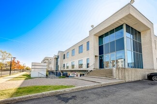 Plus de détails pour 8552-8678 Boul Pie-IX, Montréal, QC - Différents types d’espaces à louer