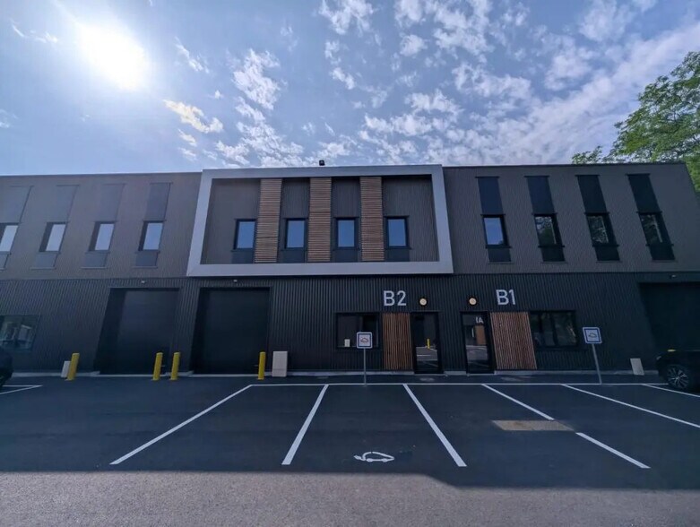 17 Rue Emile Levassor, Les Mureaux à louer - Photo de l’immeuble – Image 2 sur 7