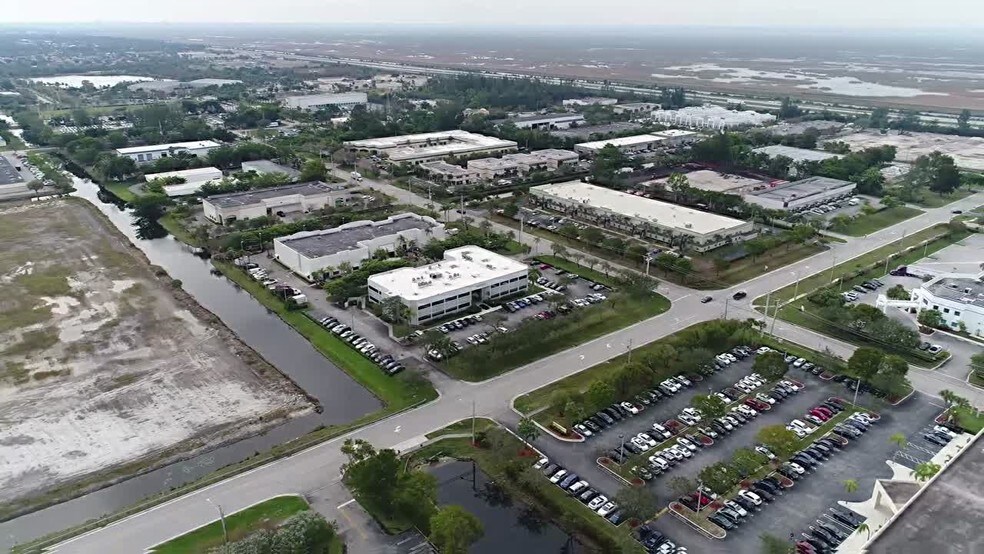 12350 NW 39th St, Coral Springs, FL à louer - Vidéo sur l’annonce professionnelle – Image 2 sur 19