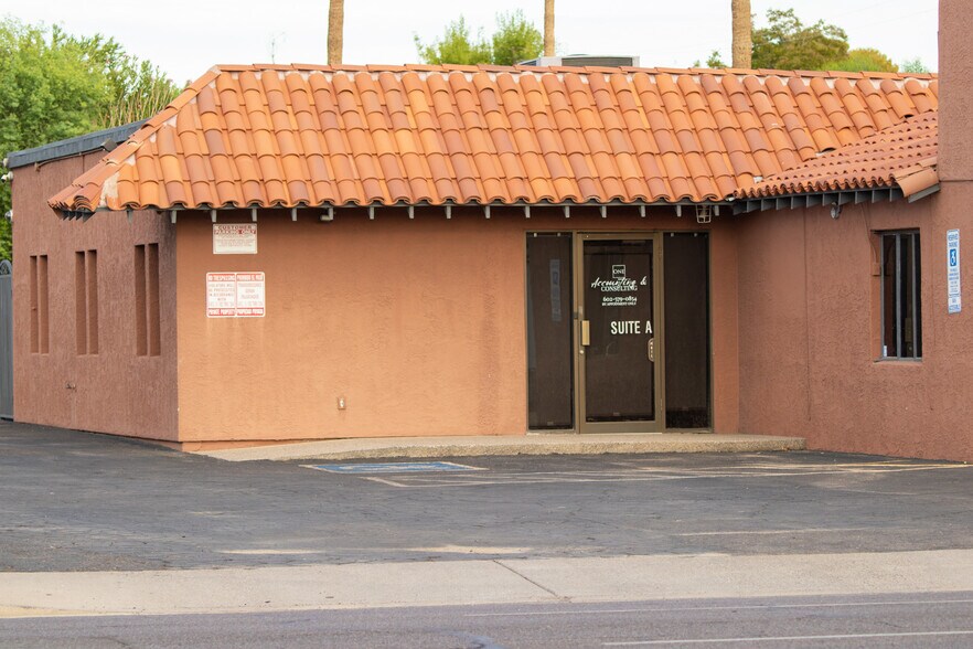 2401 N 24th St, Phoenix, AZ à louer - Photo de l’immeuble – Image 3 sur 9