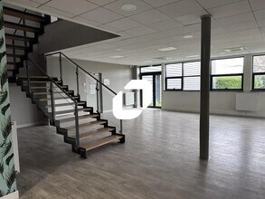 555 Rue De La Dombes, Miribel à louer Photo intérieure– Image 2 sur 56