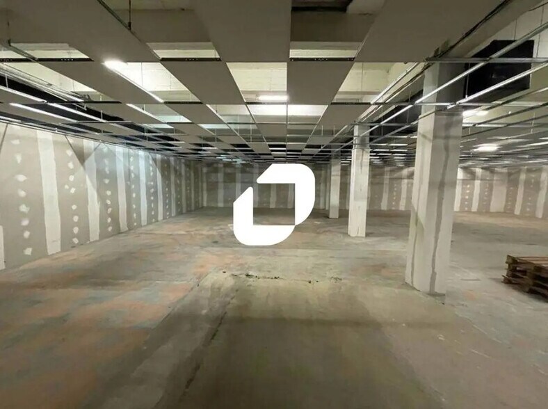 Local d’activités dans Lille à louer - Photo intérieure – Image 1 sur 7