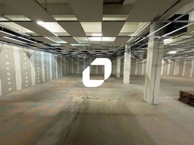 Plus de détails pour Local d'activités à louer