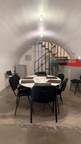 Local commercial dans Paris à vendre - Photo intérieure – Image 2 sur 5