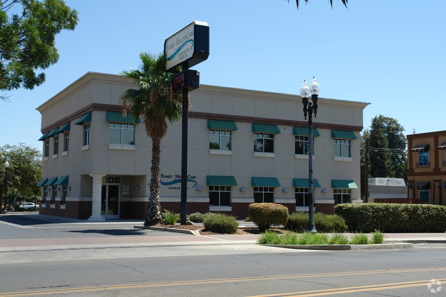 314 N Main St, Porterville, CA à louer - Photo de l’immeuble – Image 2 sur 5
