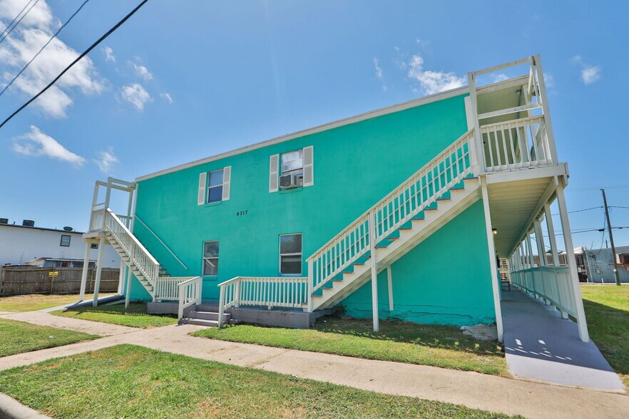 4217 Sealy St, Galveston, TX à vendre - Photo de l’immeuble – Image 2 sur 32