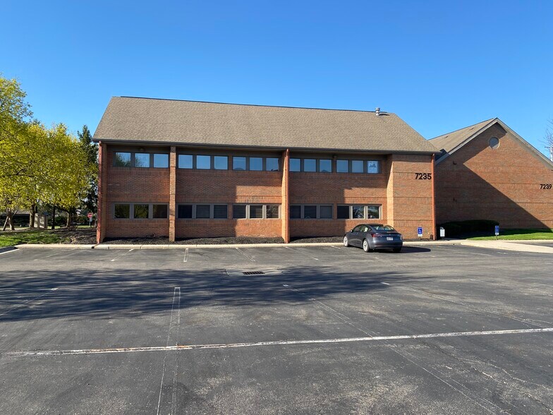 7243 Sawmill Rd, Dublin, OH à louer - Photo de l’immeuble – Image 1 sur 26