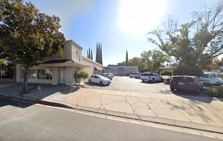 1308 H St, Modesto, CA à louer - Photo de l’immeuble – Image 2 sur 7