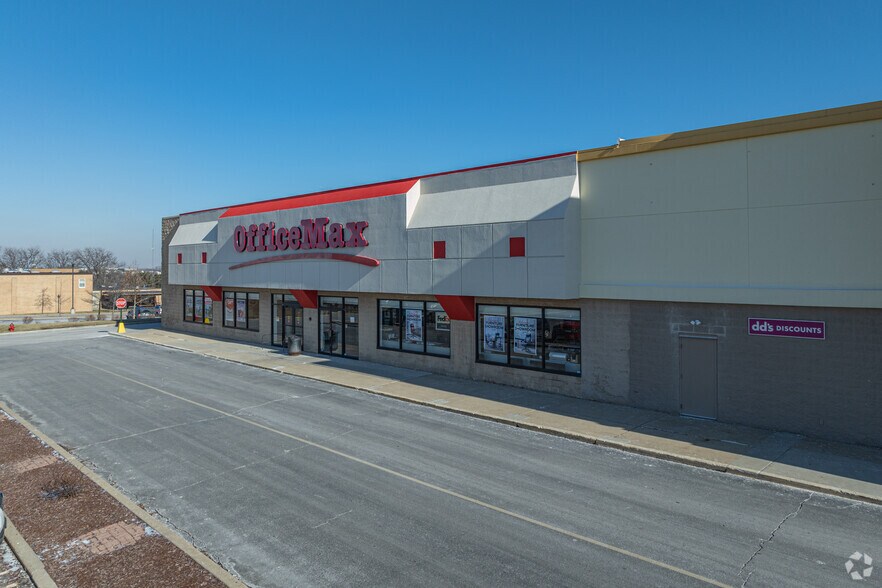 1300-1520 N Larkin Ave, Joliet, IL à louer - Photo de l’immeuble – Image 2 sur 5