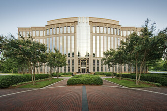 2550 W Tyvola Rd, Charlotte, NC à louer Photo de l’immeuble– Image 1 sur 7