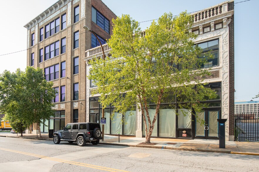 2206 Locust St, Saint Louis, MO à louer - Photo de l’immeuble – Image 1 sur 59