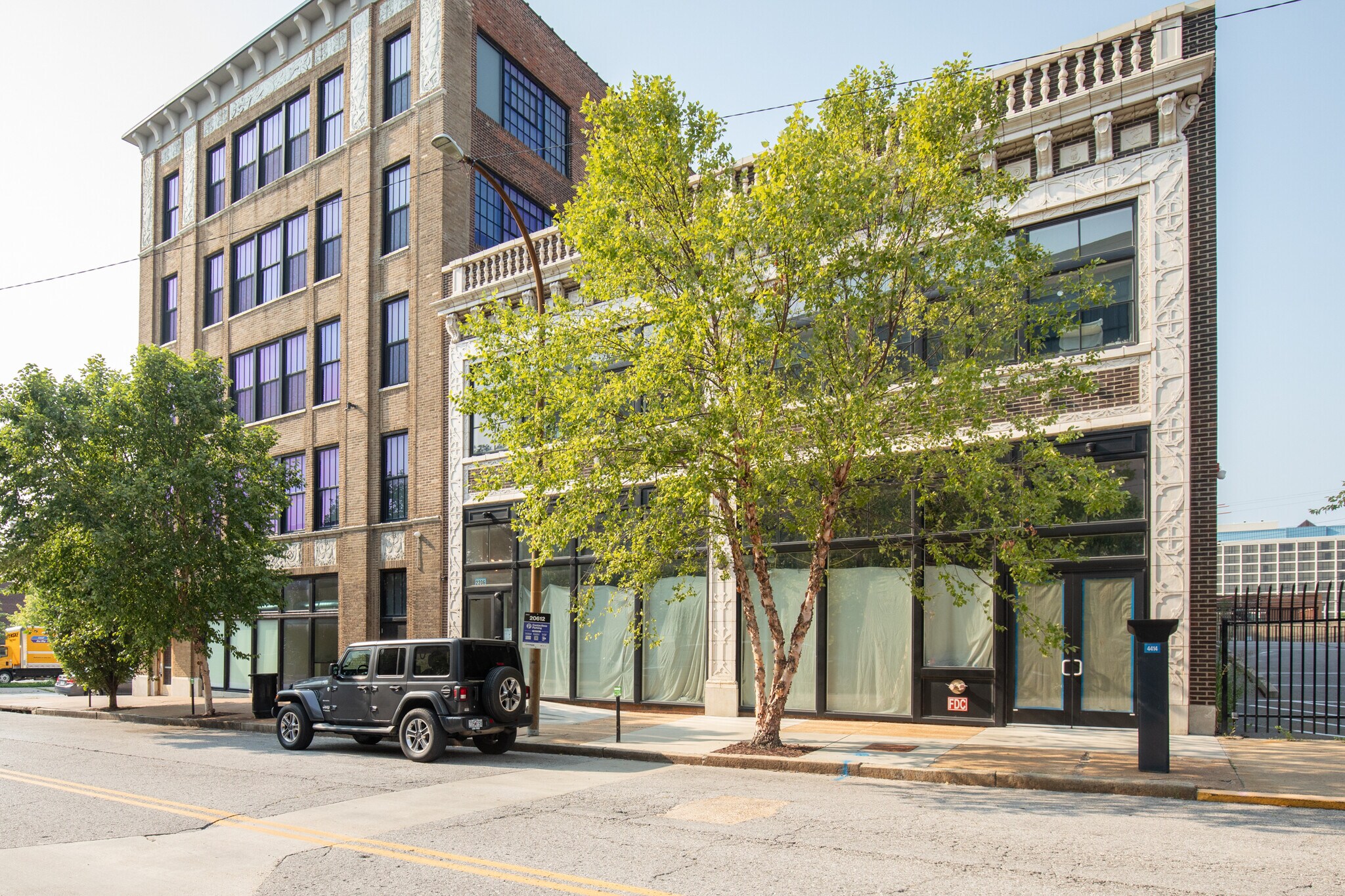 2206 Locust St, Saint Louis, MO à louer Photo de l’immeuble– Image 1 sur 60