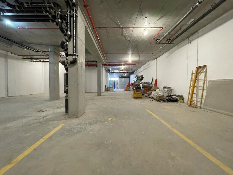 22 Frost St, Brooklyn, NY à louer - Photo de l’immeuble – Image 3 sur 5
