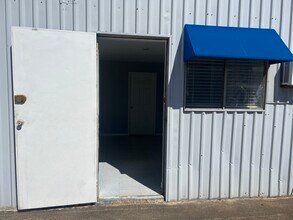 13001 Veterans Memorial Dr, Houston, TX à louer Photo intérieure– Image 2 sur 10