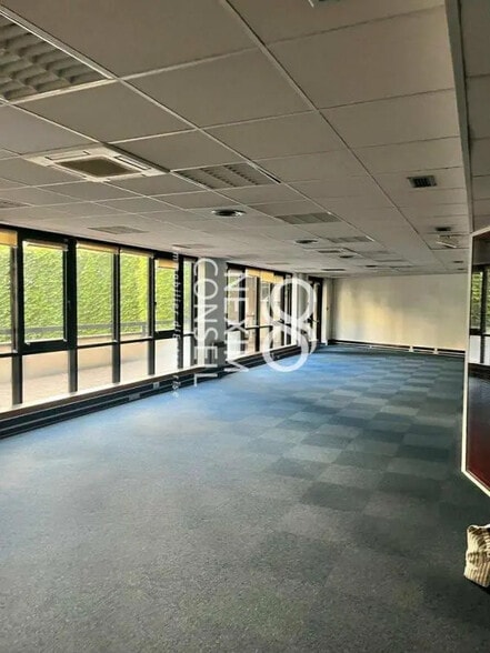 Bureau dans Issy-les-Moulineaux à louer - Photo de l’immeuble – Image 3 sur 3