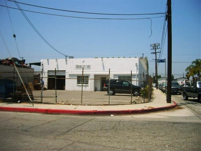 6881 Troost Ave, North Hollywood, CA à vendre - Photo principale – Image 1 sur 1