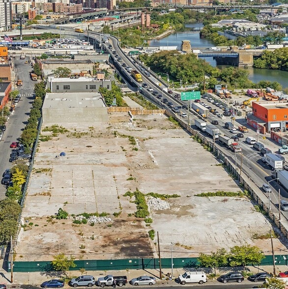913 Edgewater Rd, Bronx, NY à louer - Aérien – Image 3 sur 9