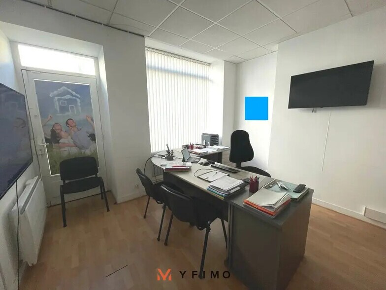 Bureau dans Mantes-la-Jolie à louer - Photo de l’immeuble – Image 2 sur 5