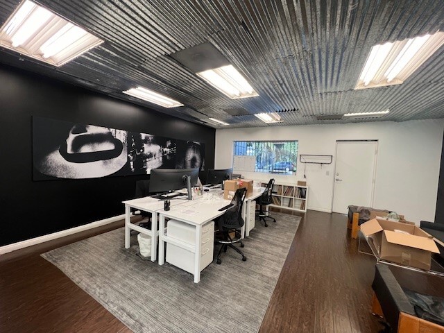 5722 Tujunga Ave, North Hollywood, CA à louer - Photo intérieure – Image 2 sur 8