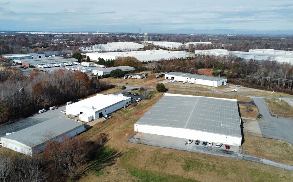 925 Berry Shoals Rd, Duncan, SC à vendre - Photo de l’immeuble – Image 2 sur 2