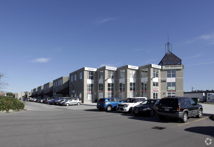2351 Royal Windsor Dr, Mississauga, ON à vendre - Photo principale – Image 1 sur 4