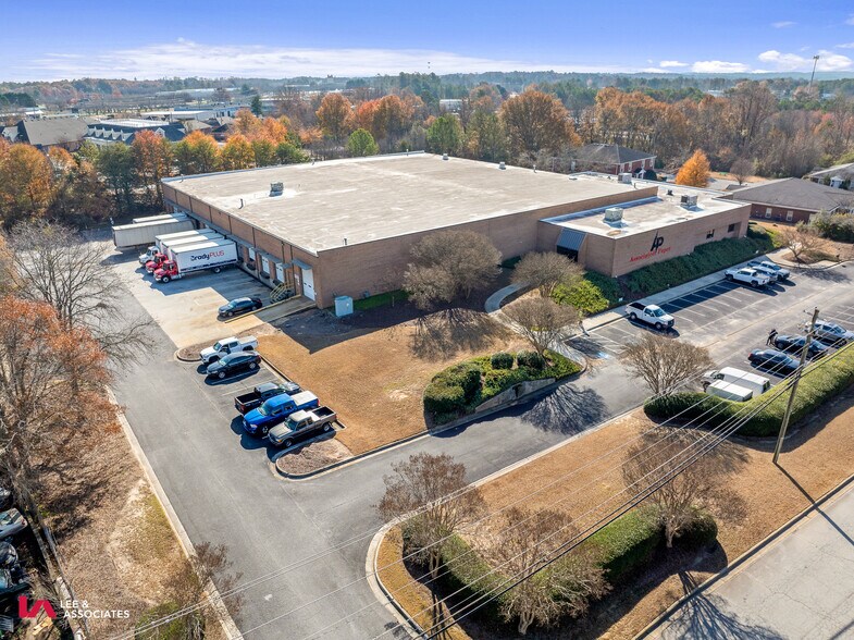 1202 Royal Dr, Conyers, GA à louer - Photo de l’immeuble – Image 3 sur 4