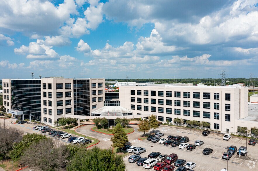 1140 Business Center Dr, Houston, TX à louer - Photo de l’immeuble – Image 2 sur 7