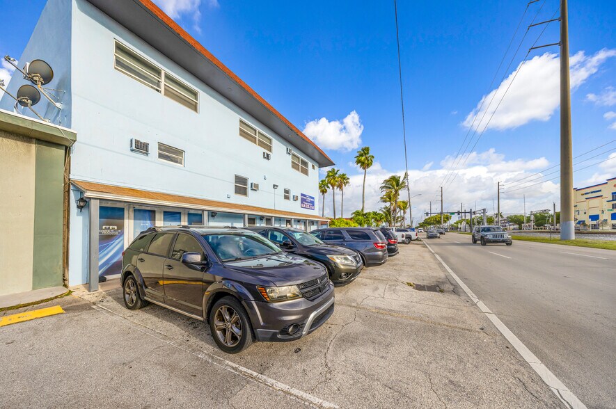 1610 N Dixie Hwy, Hollywood, FL à vendre - Photo de l’immeuble – Image 2 sur 17