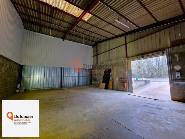 Plus de détails pour Bureau, Industriel/Logistique à louer